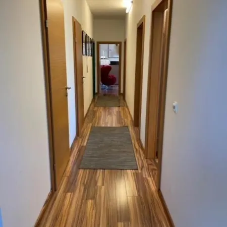 „1. Work & Sleep Luxury Apartment“ Fuer Arbeiten & Wohnen ! *