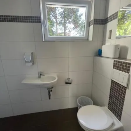 „1. Work & Sleep Luxury Apartment“ Fuer Arbeiten & Wohnen !