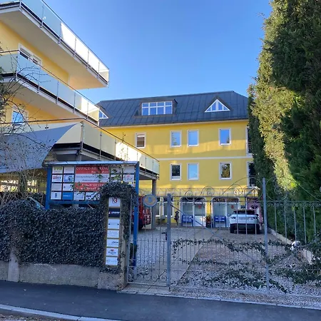 „1. Work & Sleep Luxury Apartment“ Fuer Arbeiten & Wohnen !