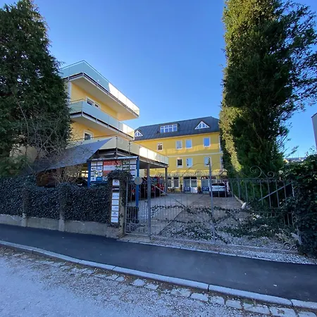 Appartamento „1. Work & Sleep Luxury Apartment“ Fuer Arbeiten & Wohnen !