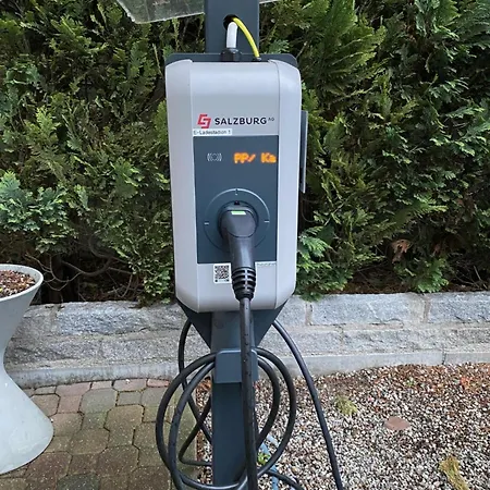 „1. Work & Sleep Luxury Apartment“ Fuer Arbeiten & Wohnen !