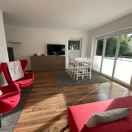 „1. Work & Sleep Luxury Apartment“ Fuer Arbeiten & Wohnen ! Solnohrad