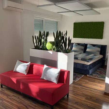 „1. Work & Sleep Luxury Apartment“ Fuer Arbeiten & Wohnen ! Solnohrad